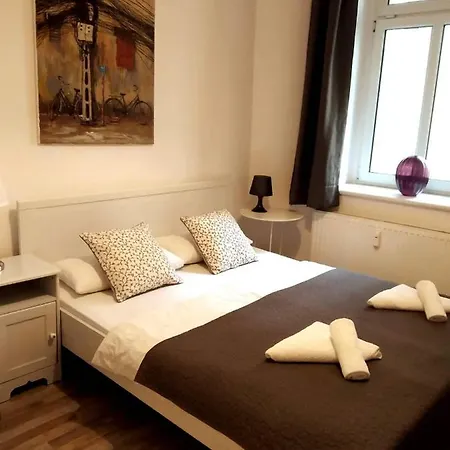 2 Bedroom Flat For Families & Calm Guests *