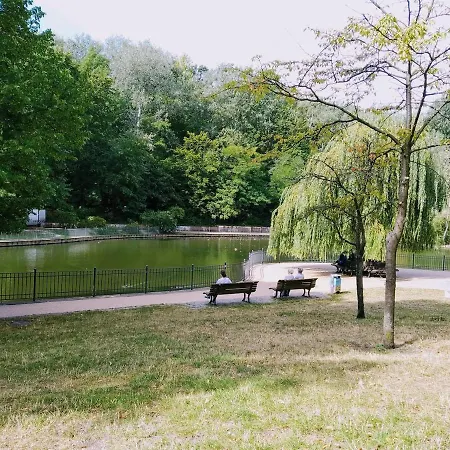 2 Bedroom Flat For Families & Calm Guests