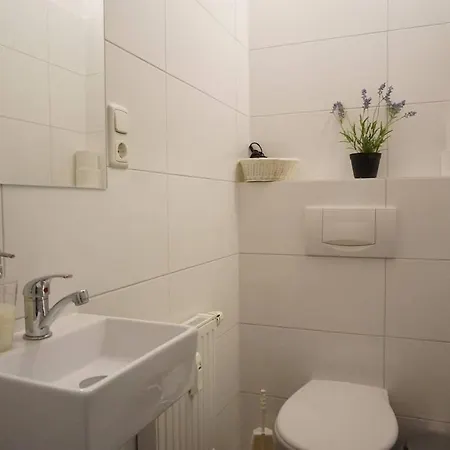 2 Bedroom Flat For Families & Calm Guests Apartamento